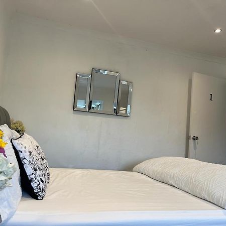 Blessings Of Peace Home Away From Home 卡迪夫 外观 照片