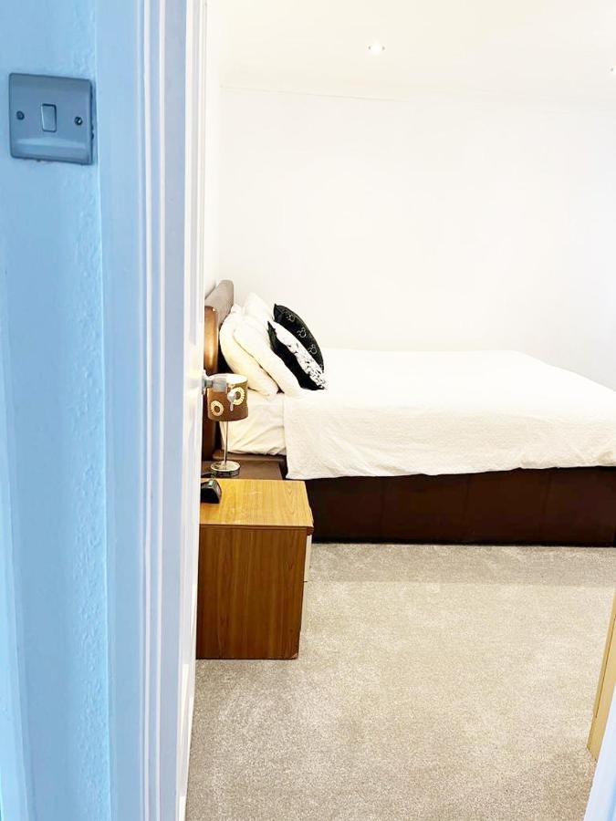 Blessings Of Peace Home Away From Home 卡迪夫 外观 照片