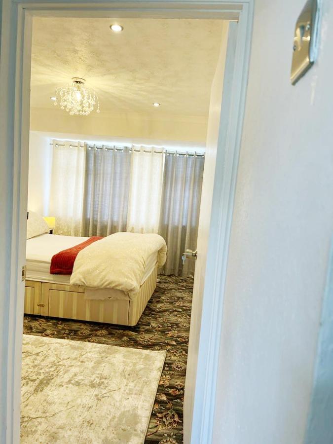 Blessings Of Peace Home Away From Home 卡迪夫 外观 照片