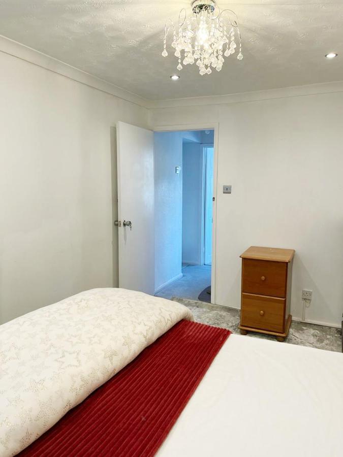 Blessings Of Peace Home Away From Home 卡迪夫 外观 照片
