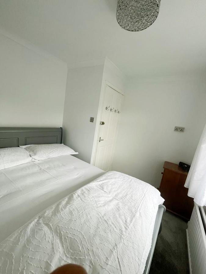 Blessings Of Peace Home Away From Home 卡迪夫 外观 照片