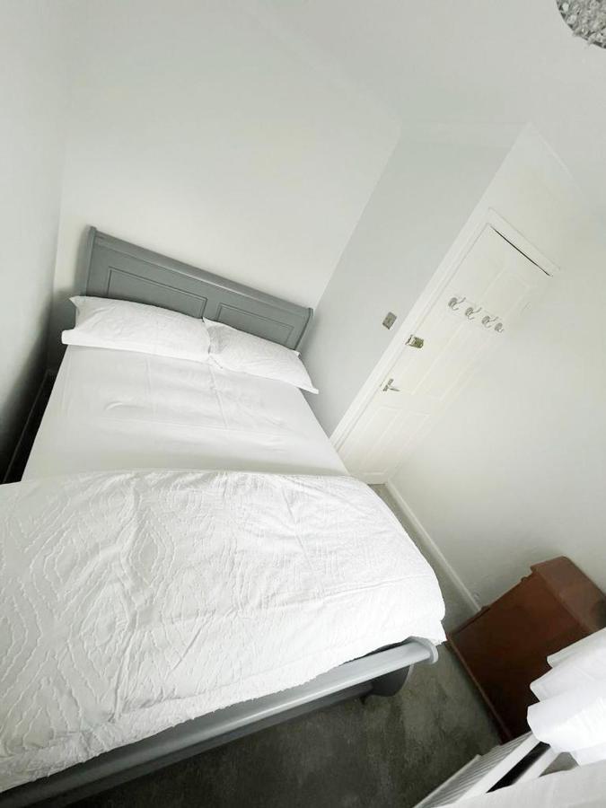 Blessings Of Peace Home Away From Home 卡迪夫 外观 照片