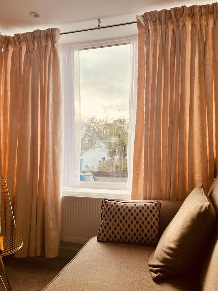 Blessings Of Peace Home Away From Home 卡迪夫 外观 照片