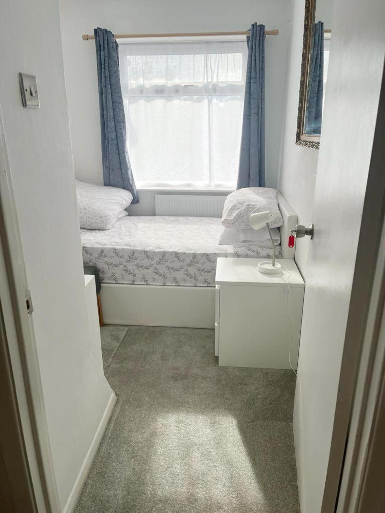 Blessings Of Peace Home Away From Home 卡迪夫 外观 照片