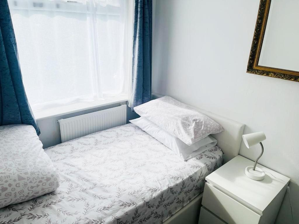 Blessings Of Peace Home Away From Home 卡迪夫 外观 照片