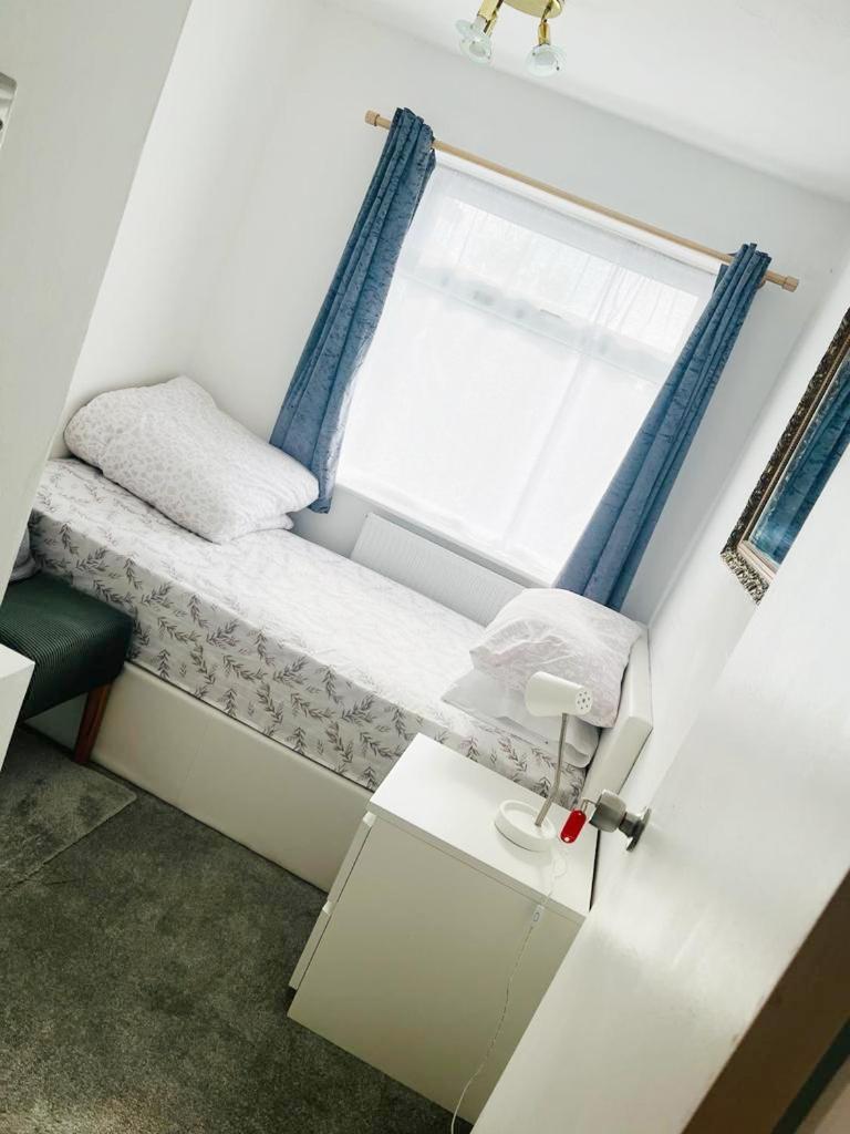Blessings Of Peace Home Away From Home 卡迪夫 外观 照片